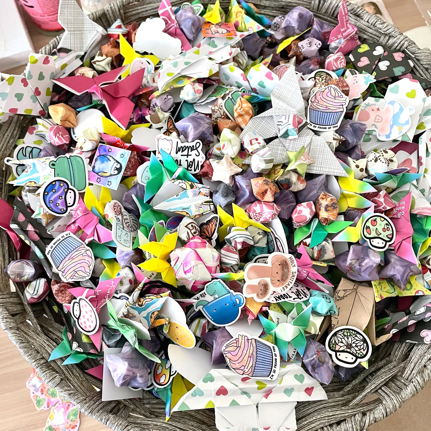 Cozy Confetti - Sticker and Origami Confetti Scoop!